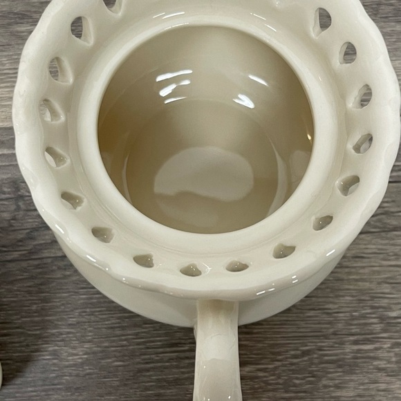 L. Godinger & Co Ivory‎ Sugar Bowl with Lid – Pierced Rim Vintage Elegant Decor - Picture 6 of 10